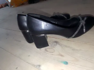 tufli ayollar uchun 37 razmeri 1
