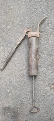 шприц для подачи смазки 1