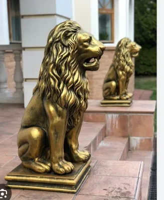 Скульптуры Королевских Львов 1