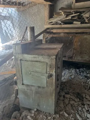 Большая газовая печь из тяжёлого толстого металла 1