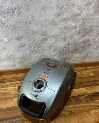 Пылисос Midea рабочый