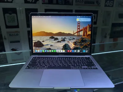 MacBook Pro (2020) 1