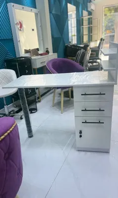 Stol sotiladi salon