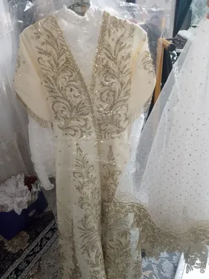 ansanbl kelinlar uchun 600ming 44razmerda bi 1