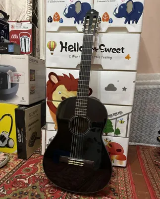 Yamaha C40 Black gitarasi 1
