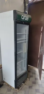 Витринный холодильник 1