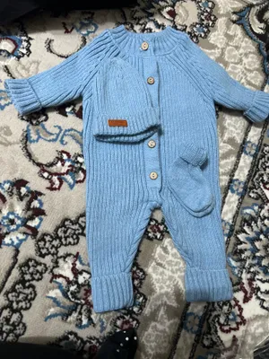 Bolalar qishki kiyim to‘plami sotiladi