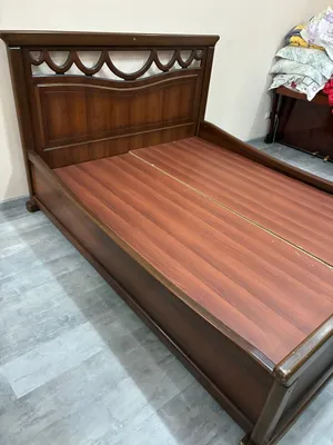 продам спальную кровать б/у 1