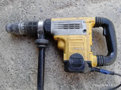 Продаётся перфоратор Dewalt 1