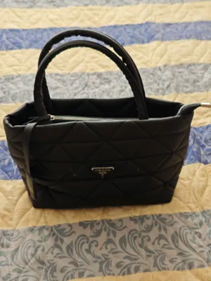 Qora Prada sumkasi 1