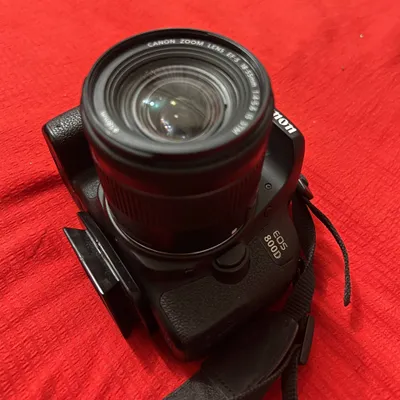 Canon 800D sotiladi 1