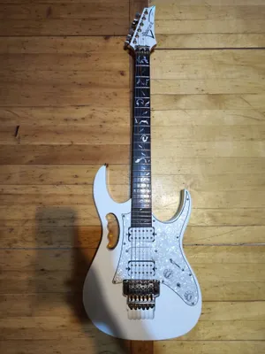 Ibanez Jem gitarasi 1