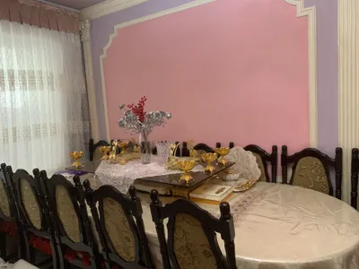 Срочно продаются стол и стулья, комплект на 12 человек 1