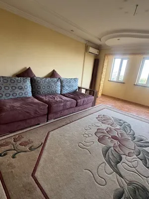 Современный диван на продажу 1