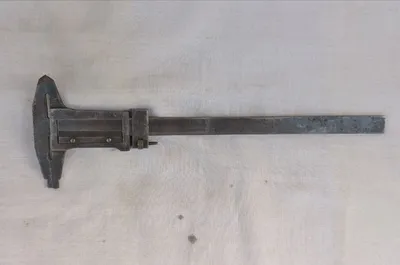Продам штангенциркуль 25см. 1