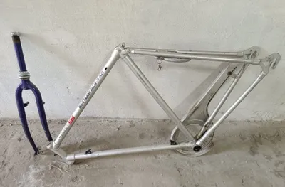 Alyuminiy rom va metall vilka 1