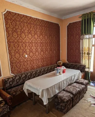 Продаю уголок 3м×2м в комплект входит стол и 4 пуф. 1