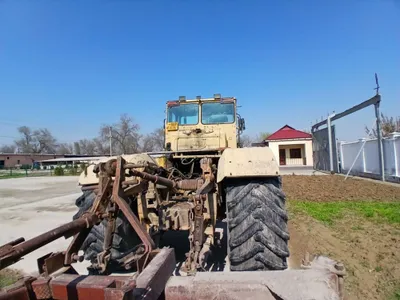 K-700 traktori sotiladi 1