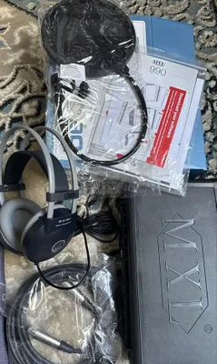 Mxl 990 mikrafon,Akg M80 naushnik, pop filter,Kabel