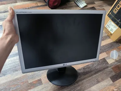 экран компьютера LG 1