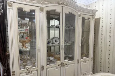 Yaxshi holatdagi mebel devori va komod sotiladi 1