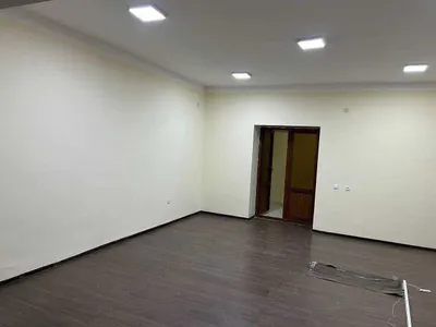 Bulvarda yarim podvaldagi ofis xonasini ijaraga berish (maydoni: 150+ m²) 1