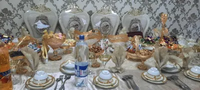 Продаётся стол со стульями на 12 человек 2