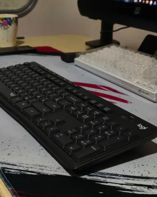 Logitech клавиатура 1