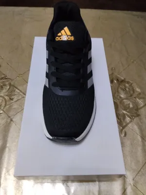 Adidas krasofka Vetnamda ishlab chiqarilgan 1
