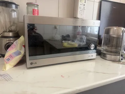 Микроволновка LG в отличном состоянии, почти не использовалась