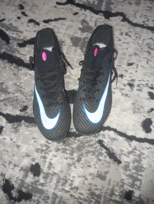 Nike futbol butsasi 1