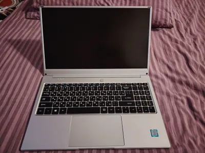Компьютер, ноутбук MacBook 1