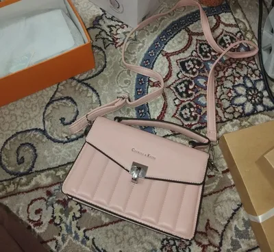 Сумка розовая бренд-" Charles Keith"