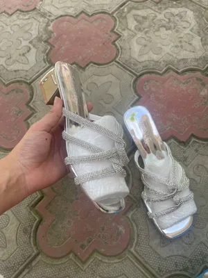 Ayollar oyoq kiyimi 1