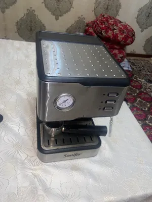 Мини-кофемашина DeLonghi 1