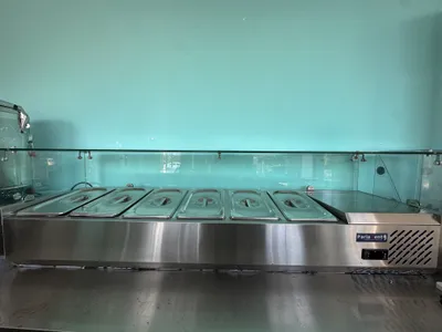 Qopqoqli sovutish vitrinası, har biri 5 litrdan 6 ta katak 1