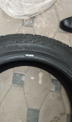 Автомобильная шина 245/45 R19, предназначенная для 4 сезонов 1