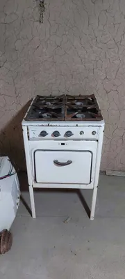 продается газовая плита 1