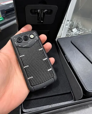 Новый Vertu Quest knurled carbone 1