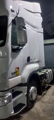 Тягач Renault Premium DXi460 1