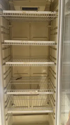Продаётся витринный холодильник, идеальное состояние, 2 метра, цена договорная 1
