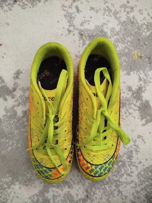 35-o‘lchamdagi Nike o‘smirlar butsalarini sotaman. Faqat bir marta kiyilgan. 1
