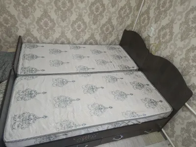 Детская кровать с матрасом и 2 ящиками 1