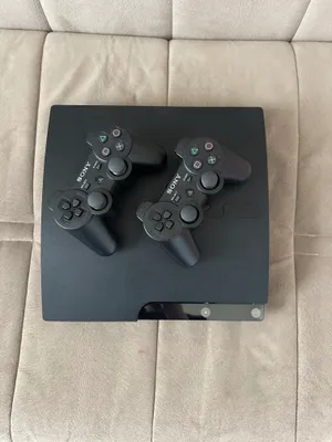 PlayStation 3 Slim. 320gb. 2 ta pult 1