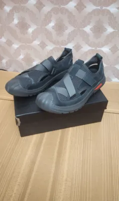 Продам новые кросовки 1