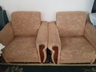Срочно продаются 2 одинаковых кресла