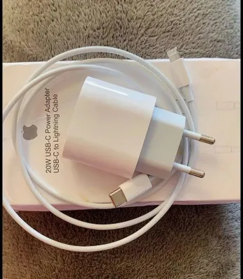 Оригинальное зарядное устройство для iPhone