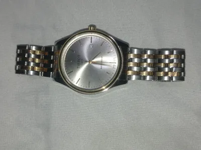 Часы Tissot Classic Dream, изображённые на фото.