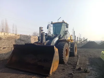 Фронтальный автопогрузчик LW500 FN джойстик 1
