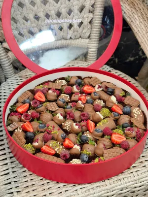 Shokoladdagi qulupnay — katta assorti to‘plami 1